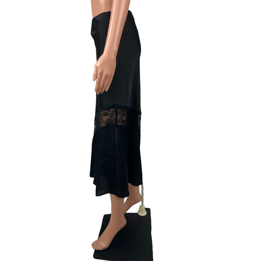 Side view of the Alruna Suzie Skirt