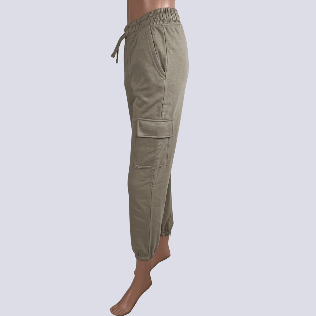 Side view of the H&M Sweat Pant