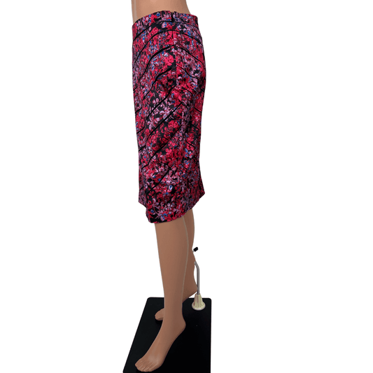 Side view of the Table Eight Floral Fitted Skirt