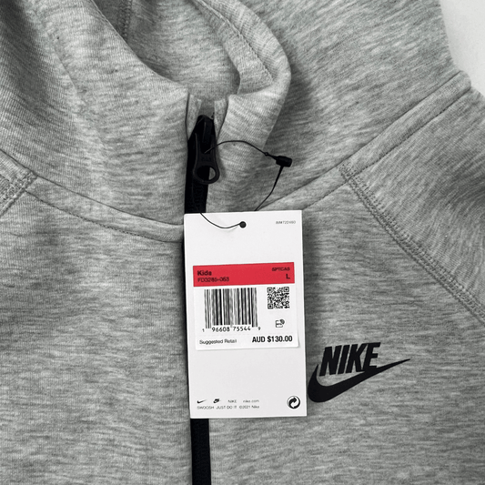Label view of the Nike Kids Sportswear Tech Fleece