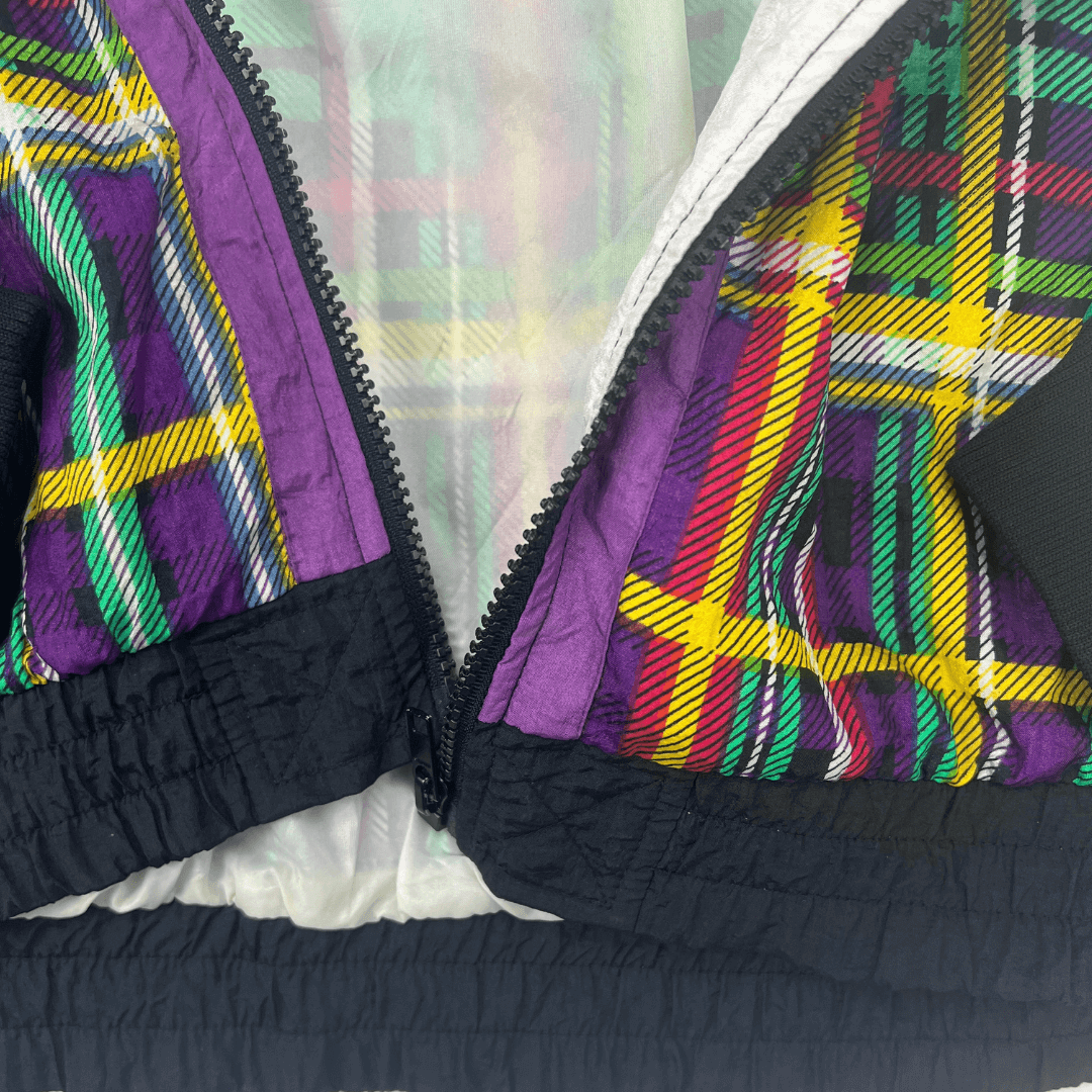 Front hem view of the Active Frontier Jacket