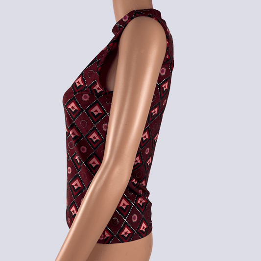 Side view of the Chain Reaction top