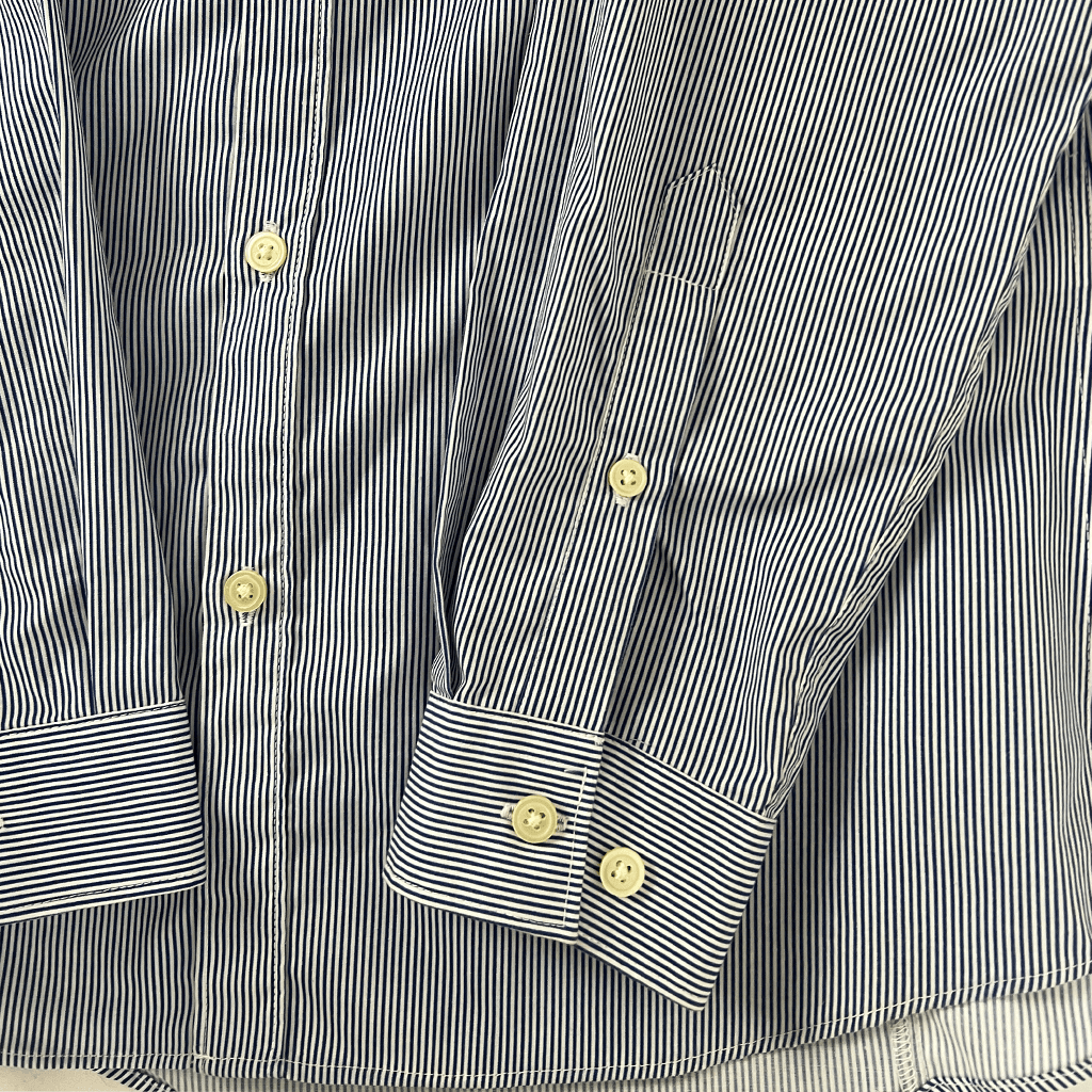 Front sleeve view of the H&M mens dress shirt