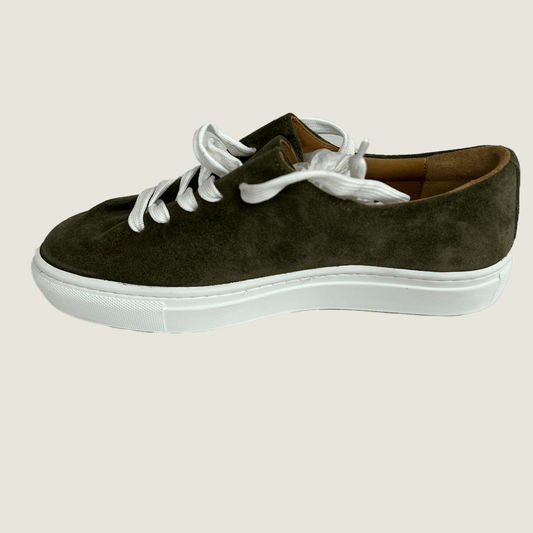 Side View of the Jacques Soloviere Herve Lace Up Sneakers