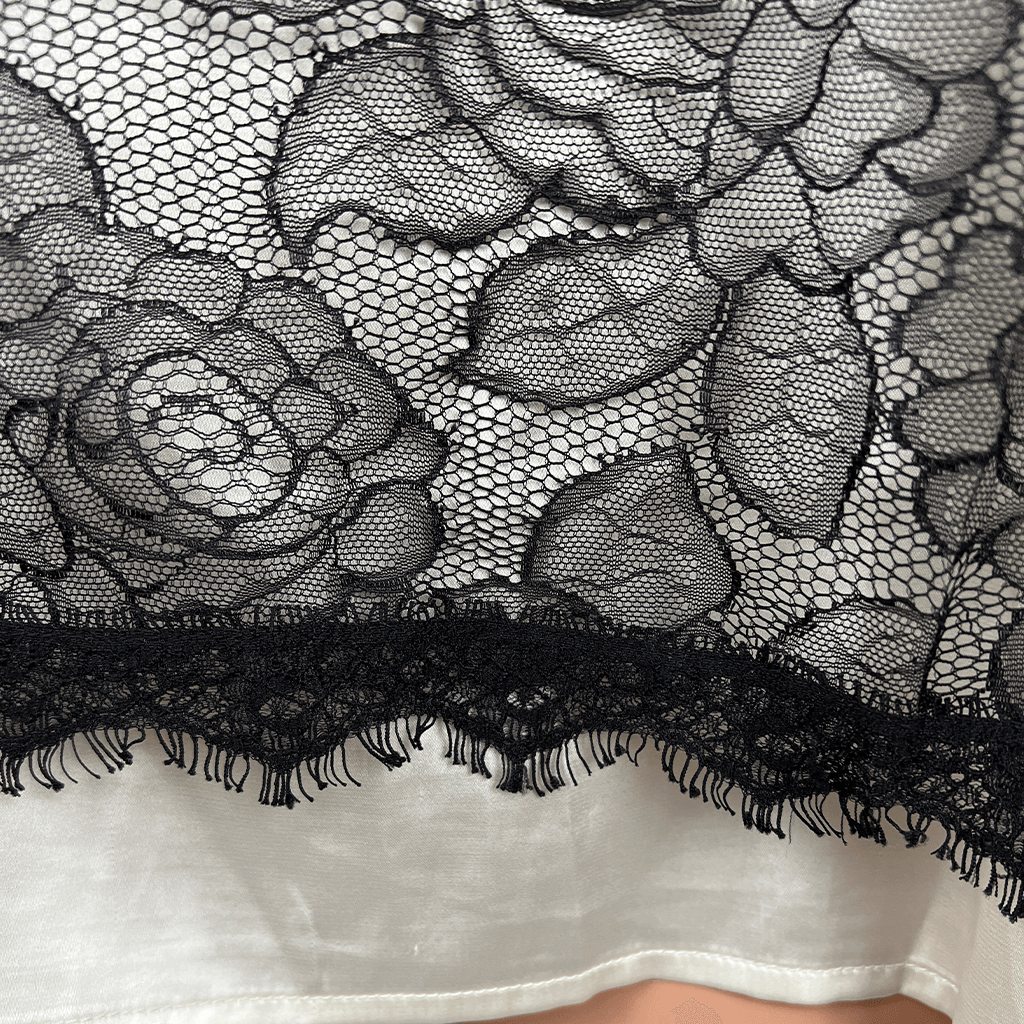 Jacquie-E Lace Tank Top Front Hem Detail