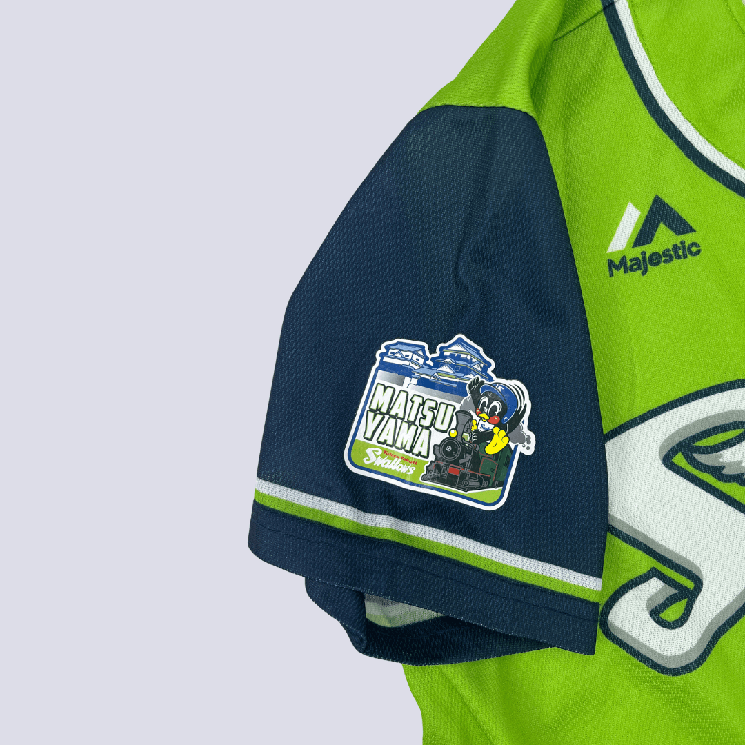 Sleeve detail view of the Japanese baseball jersey-green Swallows