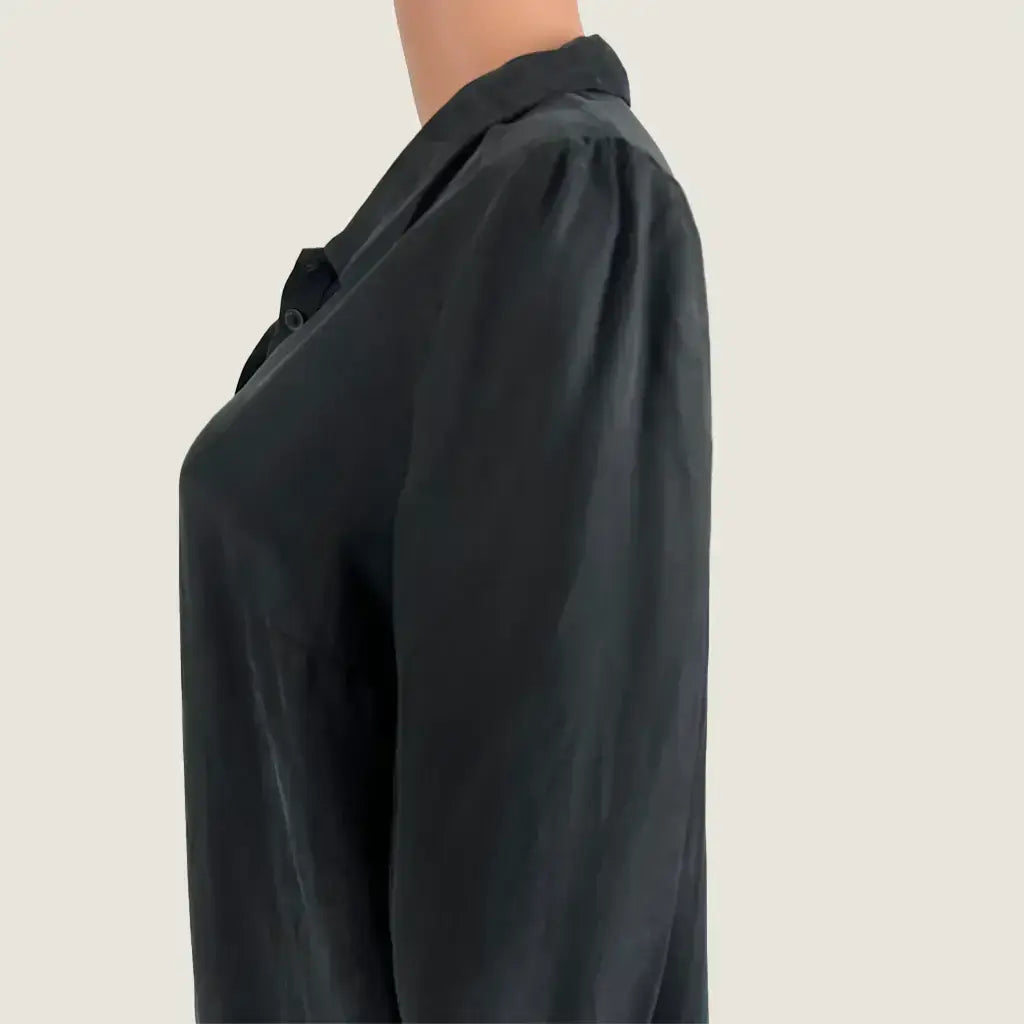 Side detail View of the Katherine Black Shirt Midi Dress