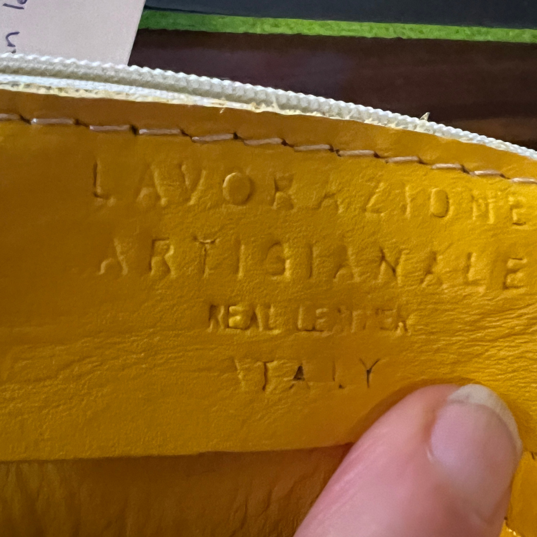 Front view of the Lavorazione Artigiana