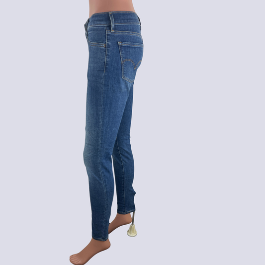 Front view of the Levi Super Skinny Jeans