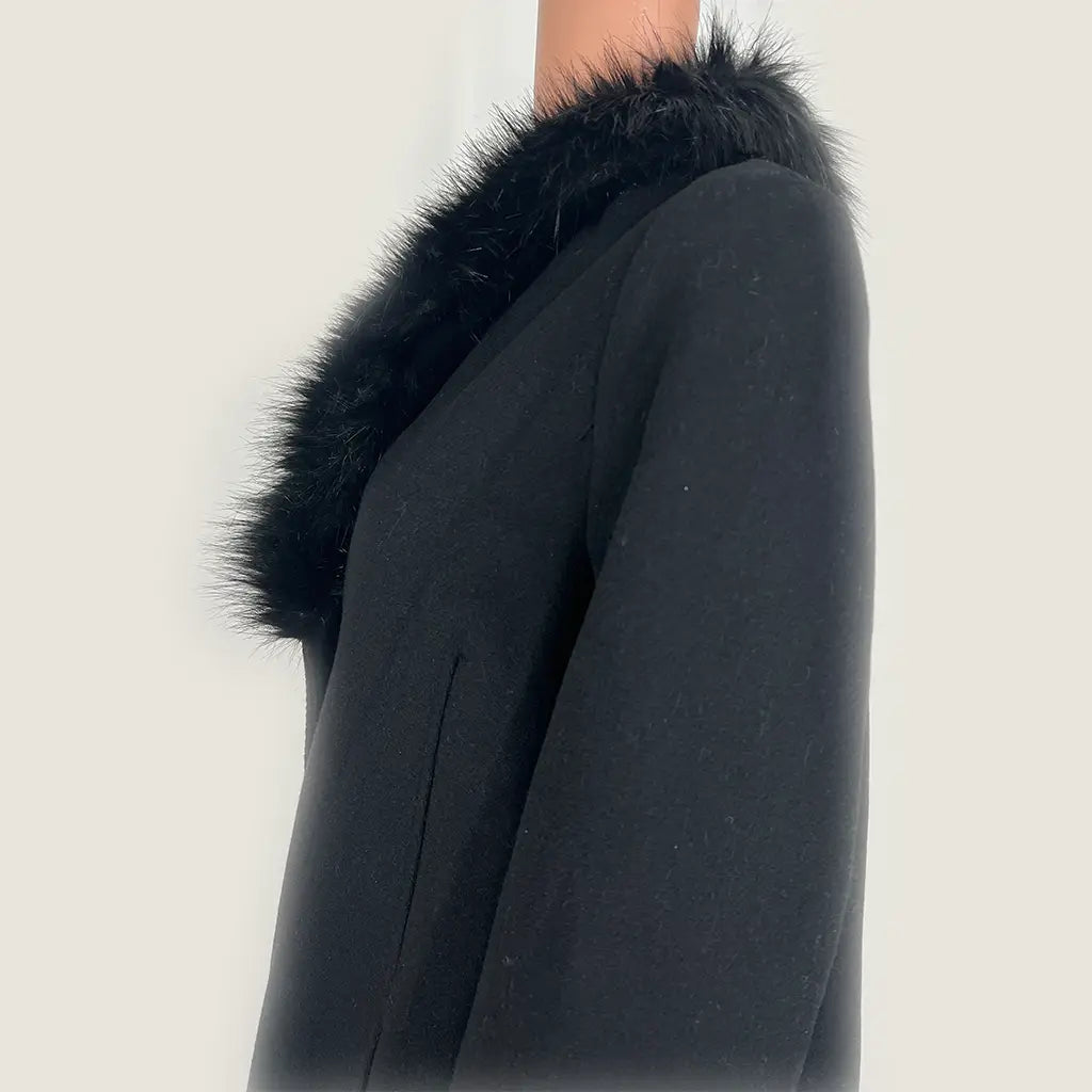 Side Collar Detail View of the Liz Jordan Faux Fur Collar Coat