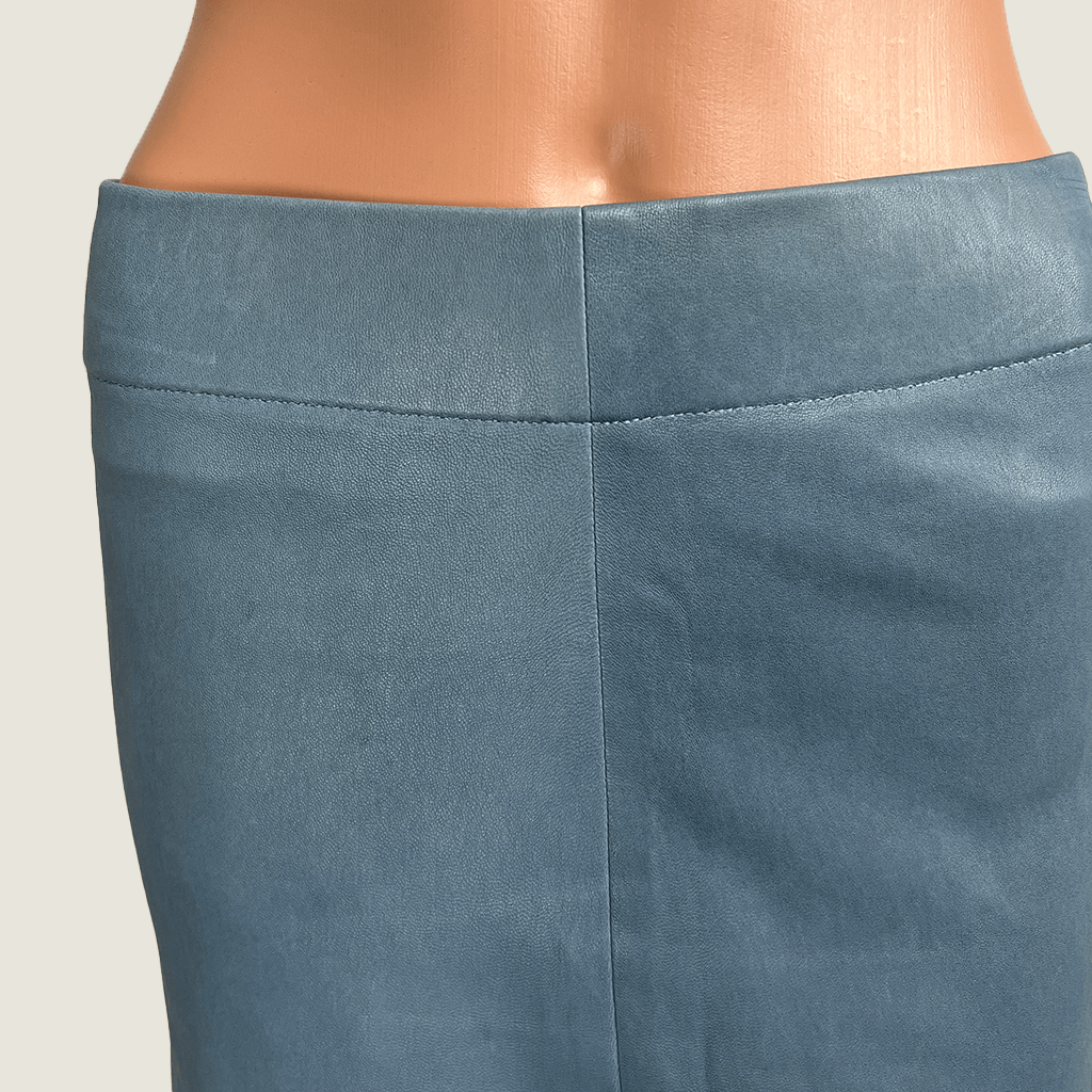 Front close up view of the waist on the Maria and Cornajo stretch lambskin leather skirt