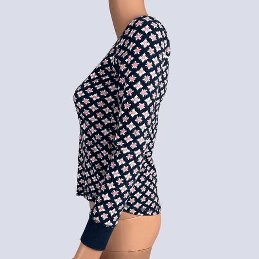 Side view of the Mix long-sleeve top