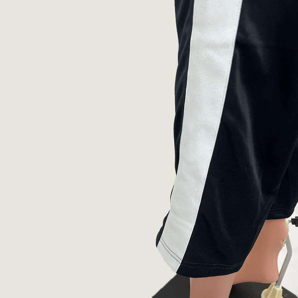 NBA Nike Woman's Brooklyn Nets Tracksuit Pant Hem Detail