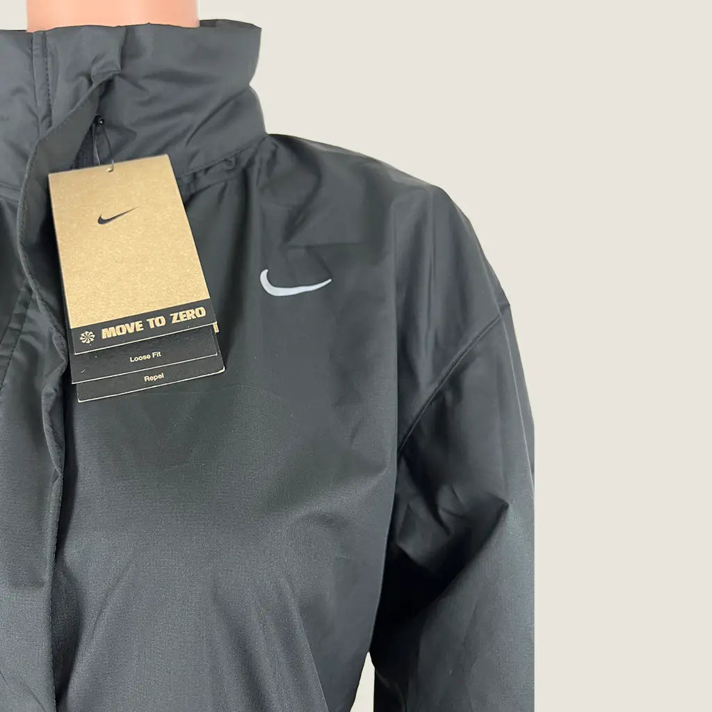 Front Detail View of the Nike Women's Fast Repel Running Jacket