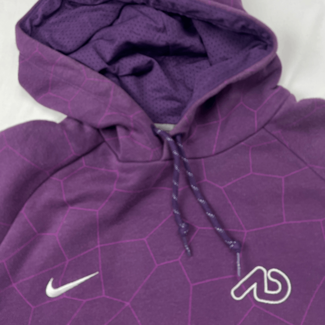 Front hoodie detail view of the Nike athletic dept.
