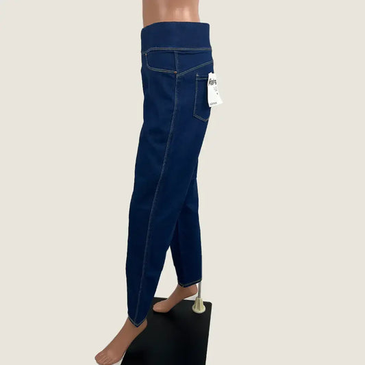 Side View of the Rockmans The Jegging Pull On Jeans