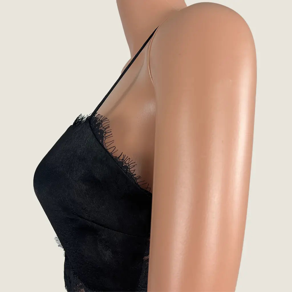 Side Top View of the San Sloane Evera Midi Dress
