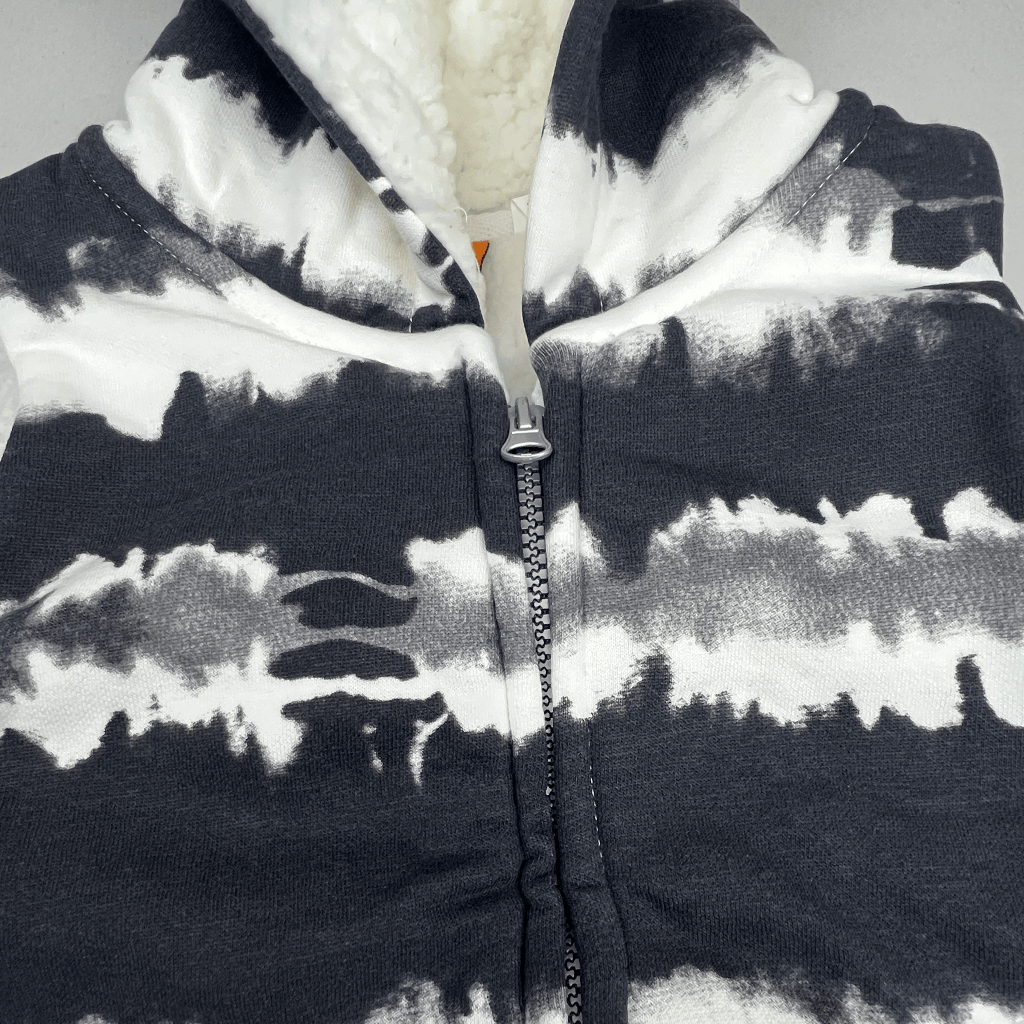 Tilt Graphic Vest Zip Detail