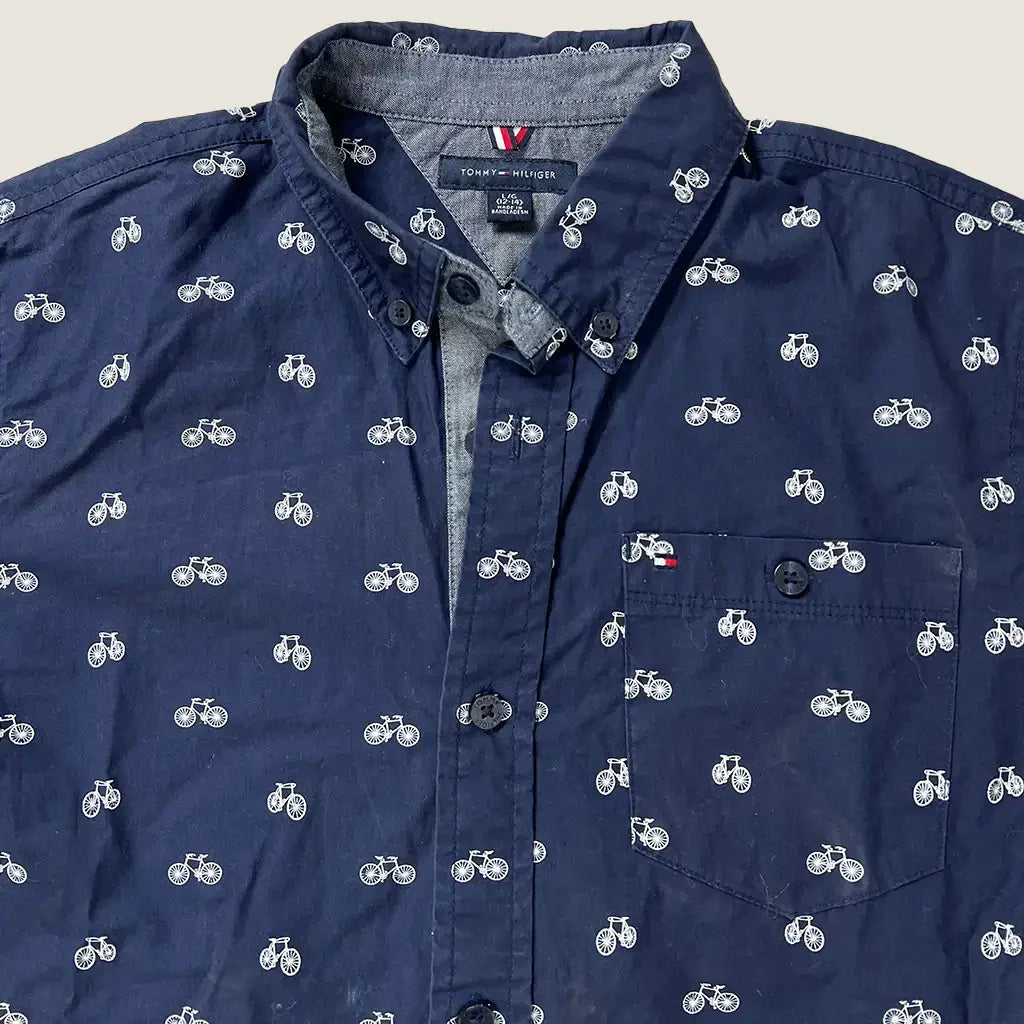 Front Collar Detail View of the Tommy Hilfiger Boys Navy Shirt