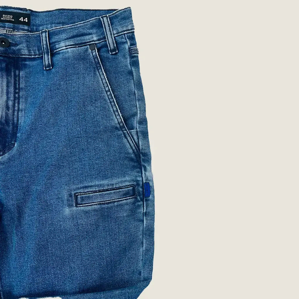 Front Waist View of the x/dmg mens x01/Denim 90's Blue