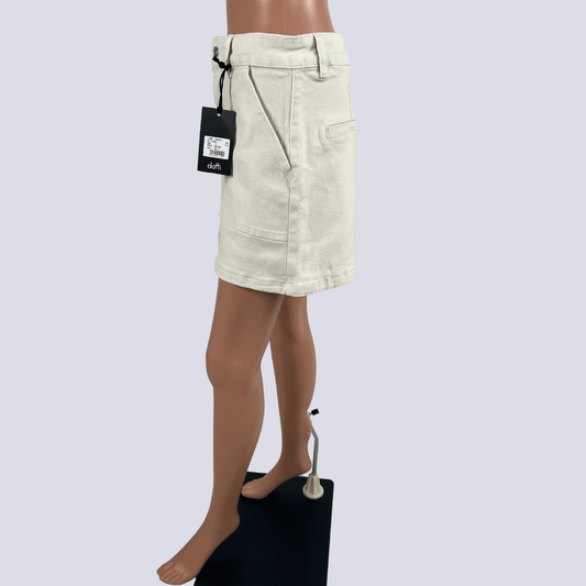 Side View of the Dotti High Rise Lana Shorts 12