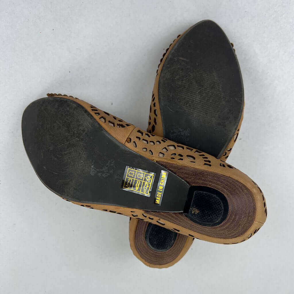 Ameise Tan Leather Slip-On Shoe With Small Heel Soles up