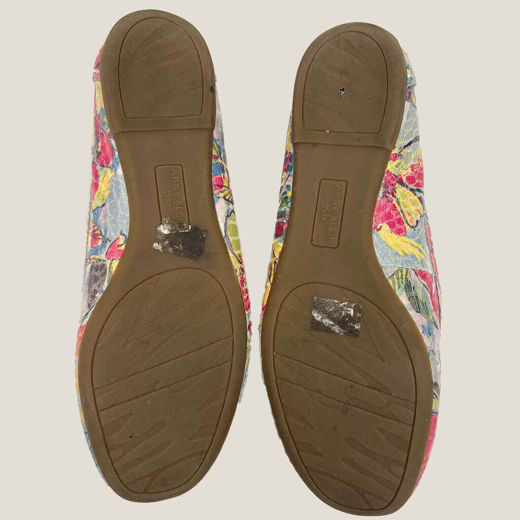 Anne Klein flat slip on Pair sole upside
