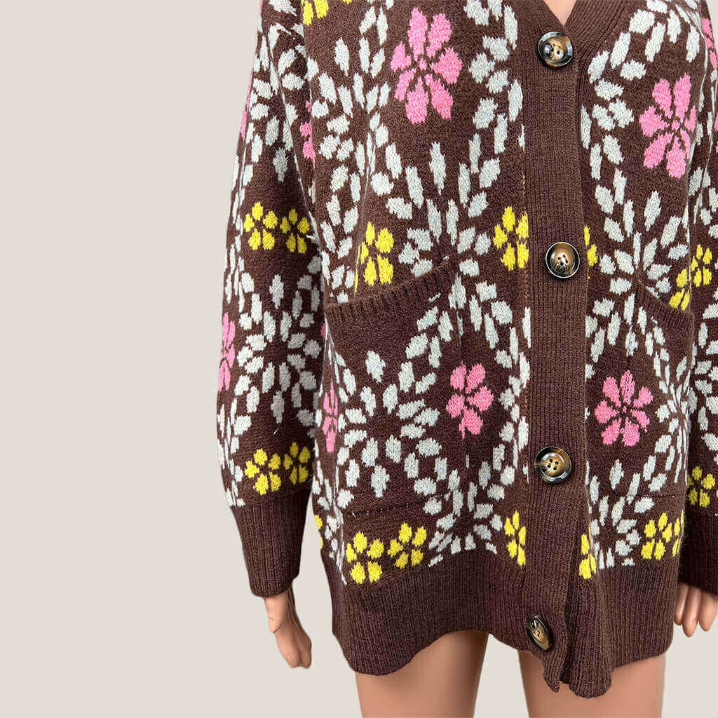 BBWM Floral Cardigan Pocket Detail