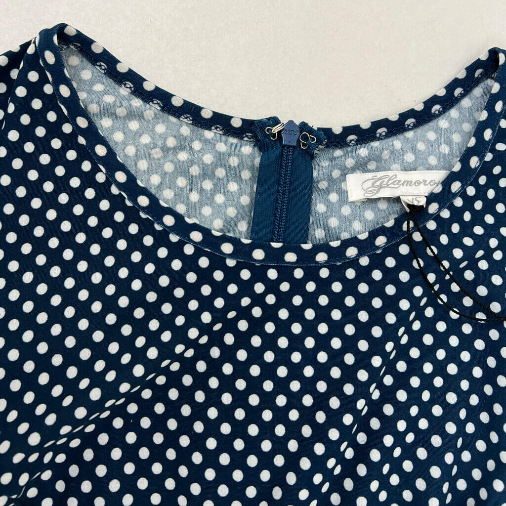Glamorous polkadot dress collar