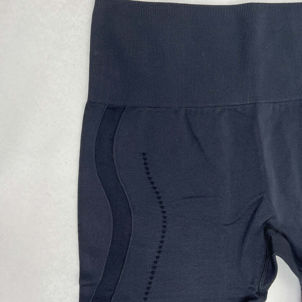 Lala-Black-Waist-Detail