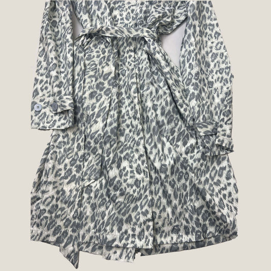 Paqme Leopard Smudge Recycled Womans Raincoat M front Hem