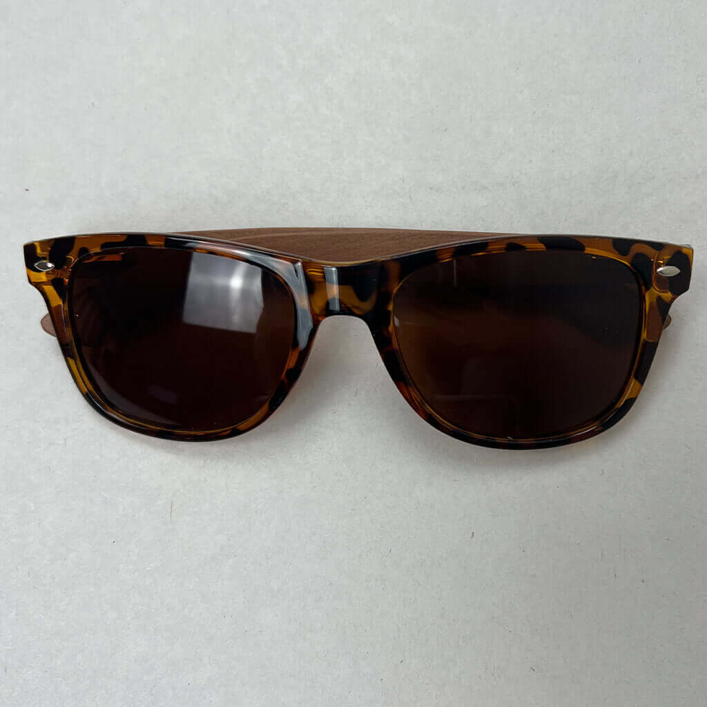 Slides Eco-Friendly Tortoise Shell Frames Above