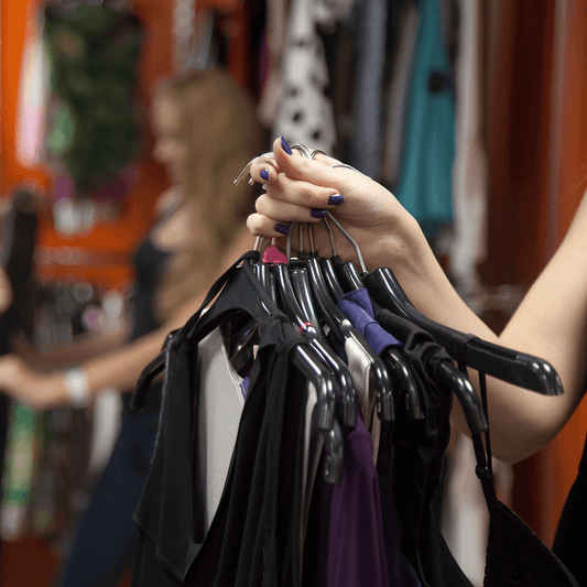How to Evaluate the Quality of Second-Hand Clothing