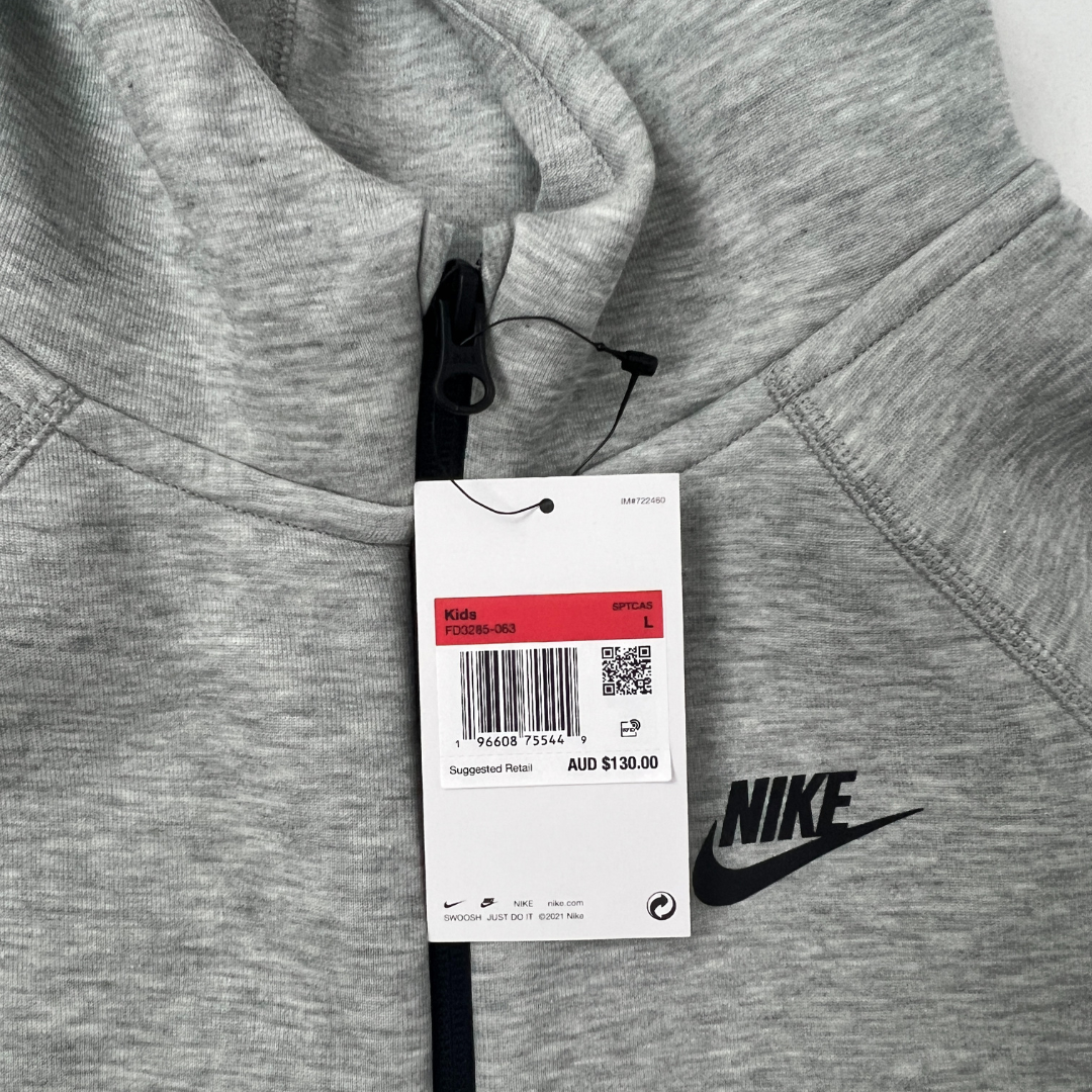 Label view of the Nike Kids Sportswear Tech Fleece
