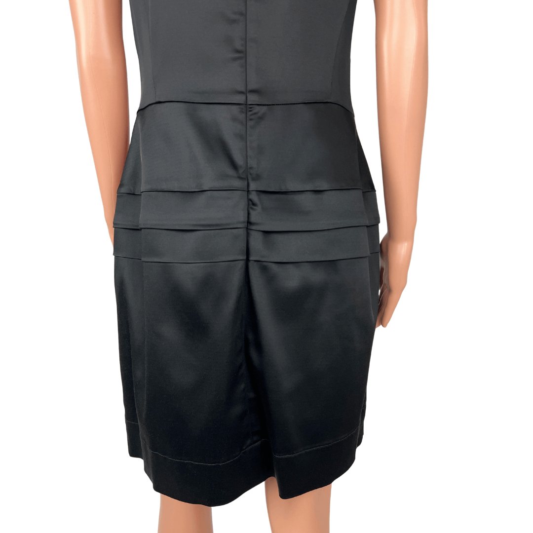 Back detail view of the skirt Cue Satin Black Sleeveless Midi Dress