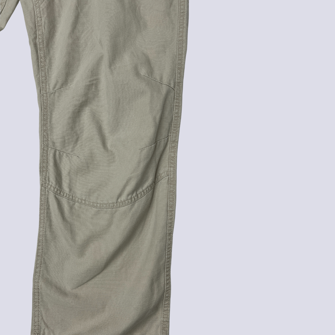 Leg detail view of the ALCW men's beige trousers