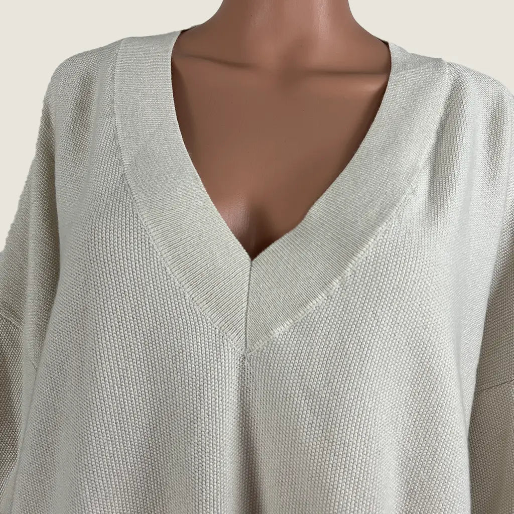 Front Collar Detail View of the A&H Honeycomb V-Neck Knit Cream Jumper