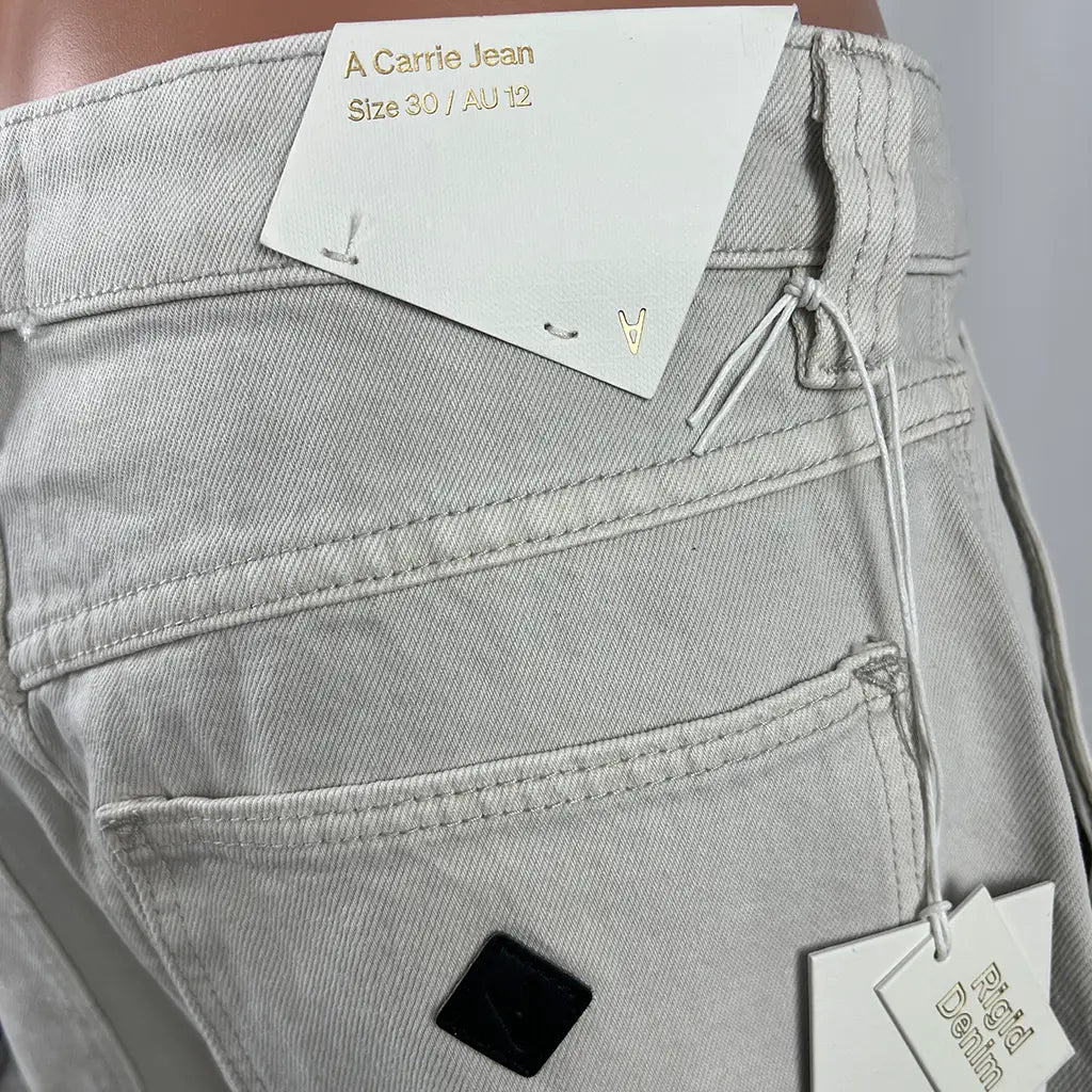 Back detail view of the Abrand Jeans Carrie Carpenter Jean