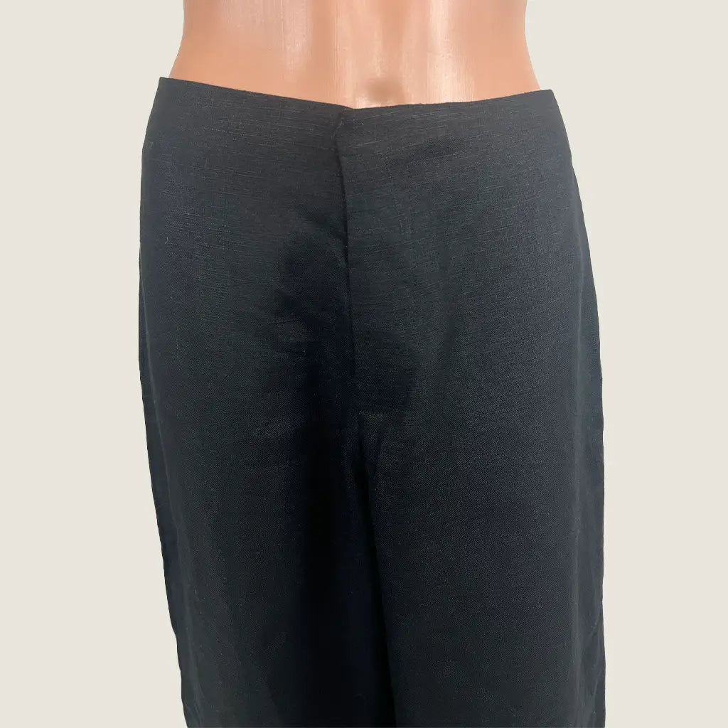 Front Detail View of the Aere Women's Relaxed Linen Pant