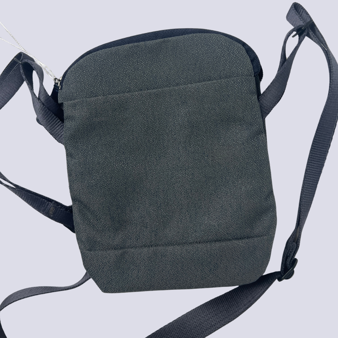 Front view of the Bellroy Bag