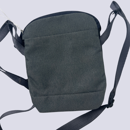 Front view of the Bellroy Bag