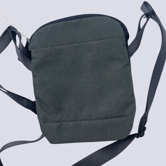 Front view of the Bellroy Bag