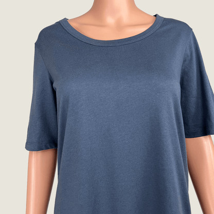 Betty Basic Indie Blue Ariana T-Shirt Neckline