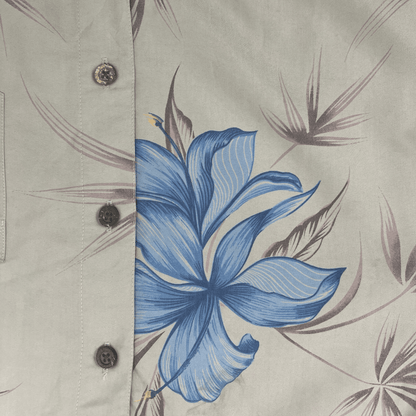 Button detail view of the Billabong Hawaiian Shirt Tan