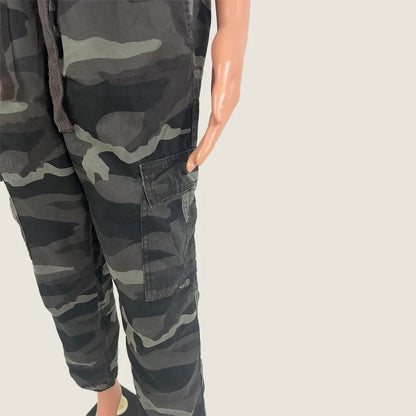 Side View of the Brilliant Basics Men's Camo Cargo Pant