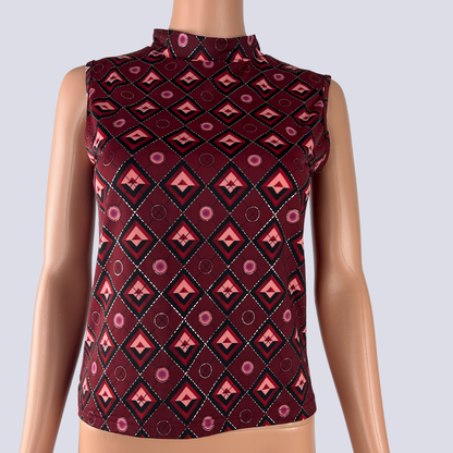 Front view of the Chain Reaction top