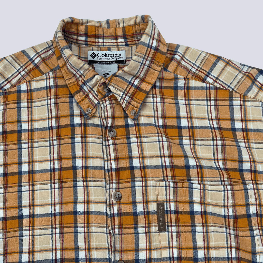 Front collar detail view of the Columbia men's checkered shirt
