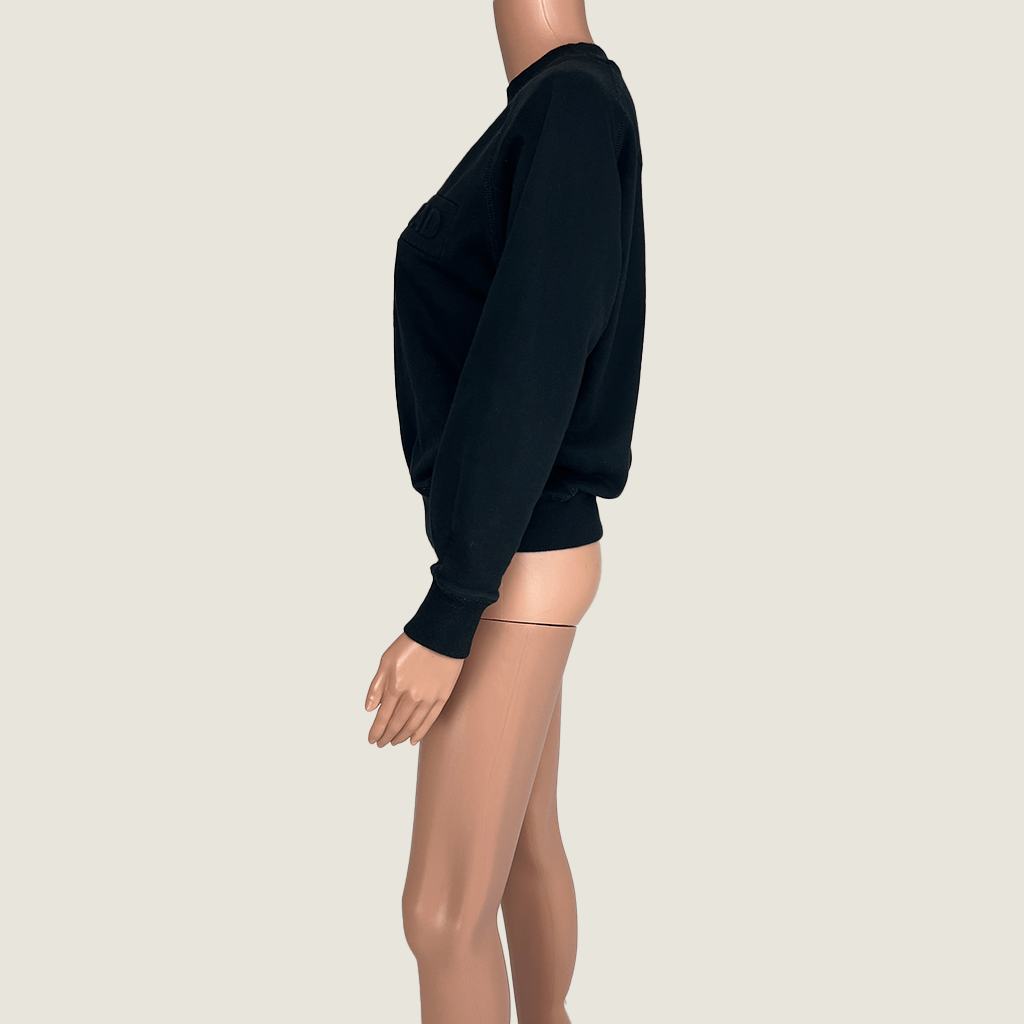 Side view of the Country Road Heritage Black Sweat