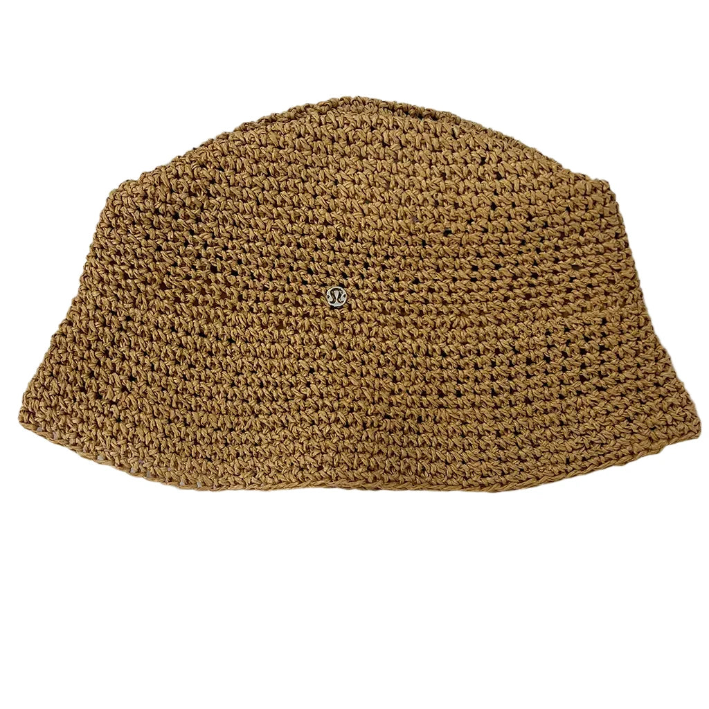 Front View of the Lululemon Crochet Hat | Chapeau Crochete