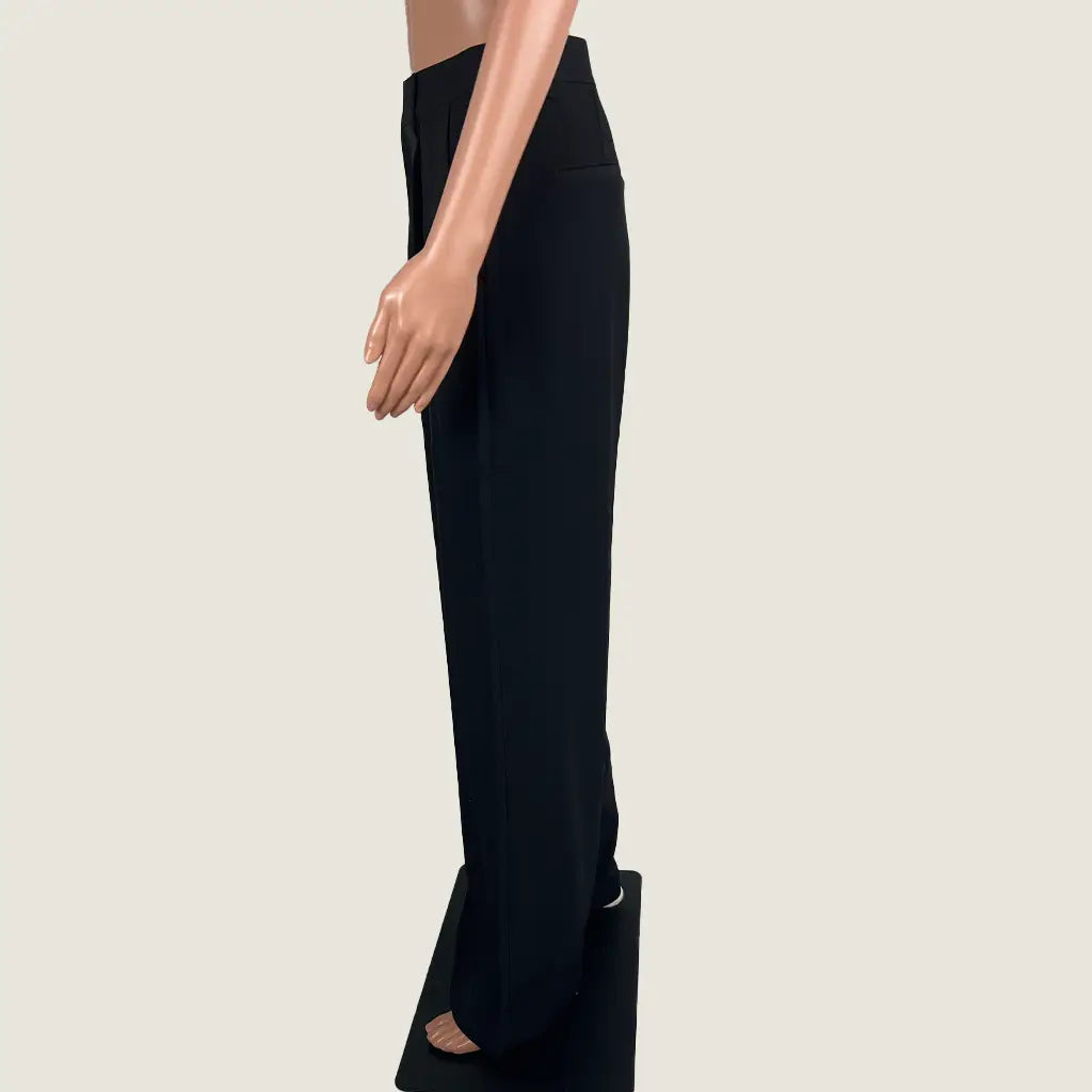 Side View of the Dazie The Stylist Relaxed Fit Pant